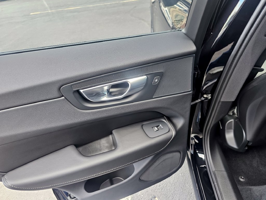 Certified 2024 Volvo XC60 T8 Ultimate AWD/4WD image 13
