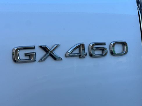 Used 2022 Lexus GX 460 Luxury w/ Off Road Package AWD/4WD image 39