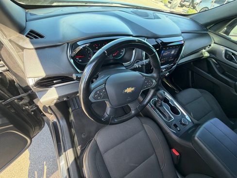 Used 2023 Chevrolet Traverse LT FWD image 17