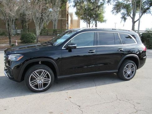 Used 2025 Mercedes-Benz GLS 450 4MATIC image 4