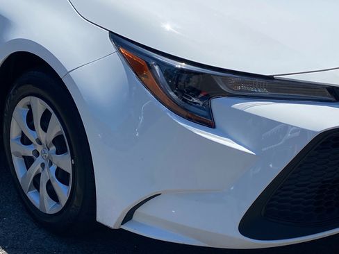 Used 2022 Toyota Corolla LE FWD image 4