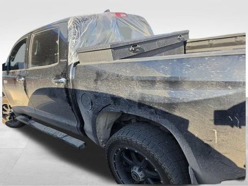 Used 2021 Toyota Tundra Limited w/ Limited Premium Package AWD/4WD image 10