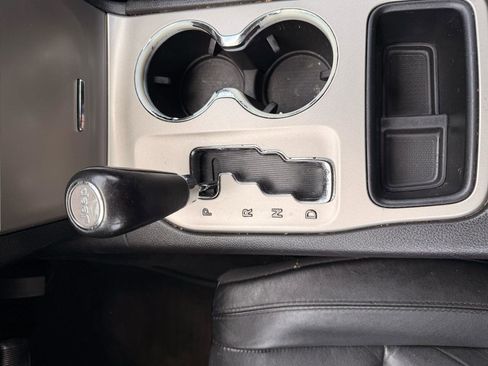 Used 2012 Jeep Grand Cherokee Laredo RWD image 13