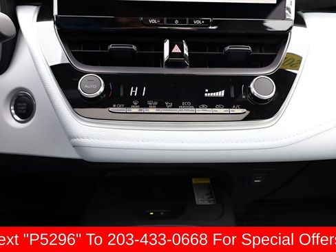 Certified 2025 Toyota Corolla SE w/ SE Premium Package FWD image 37