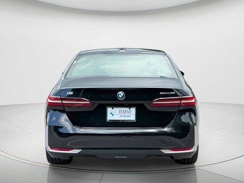 New 2027 BMW i5 eDrive40 w/ Premium Package RWD image 6