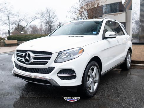 Used 2019 Mercedes-Benz GLE 400 400 4MATIC w/ Premium 1 Package image 3