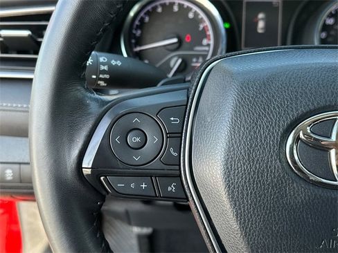 Certified 2020 Toyota Camry SE image 23