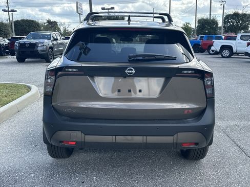 New 2026 Nissan Kicks SR FWD image 8