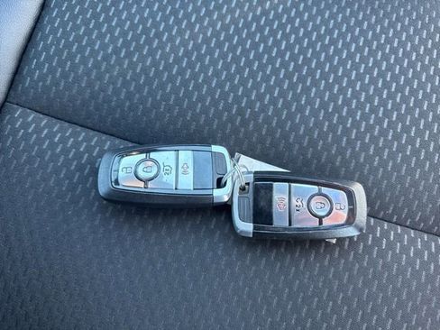 Used 2025 Ford Escape ST-Line image 5