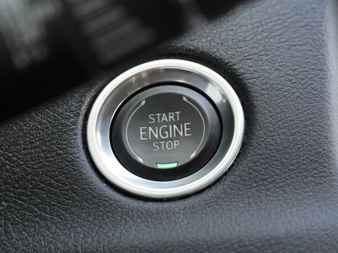 Used 2020 Cadillac XT4 Premium Luxury FWD image 18