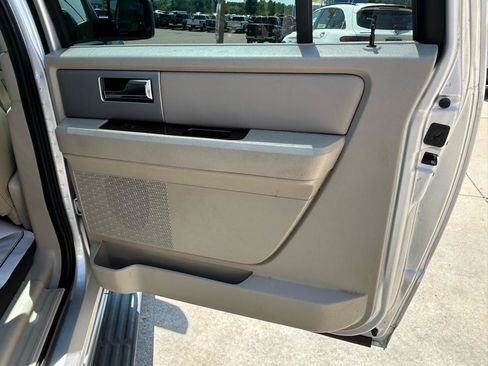Used 2010 Ford Expedition EL Limited AWD/4WD image 16