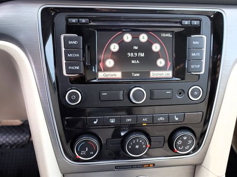 Used 2014 Volkswagen Passat TDI SE FWD image 24