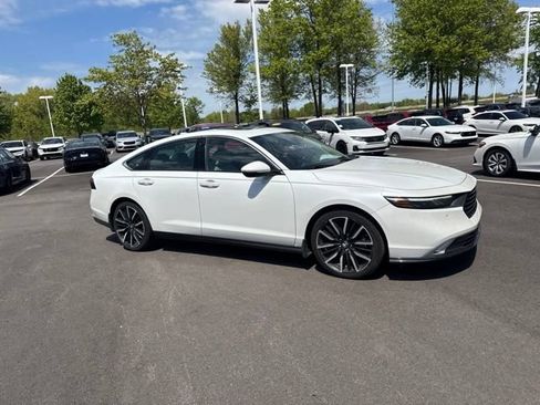 Used 2023 Honda Accord Touring image 8