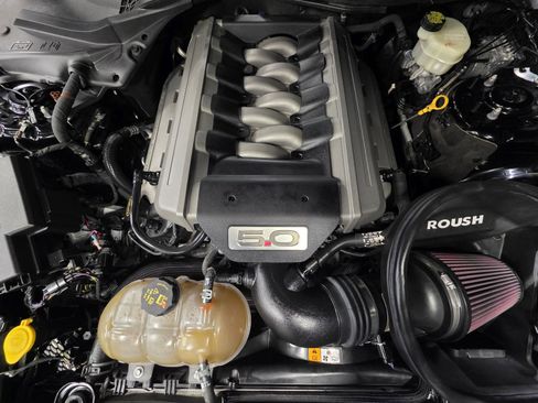 Used 2017 Ford Mustang GT image 3