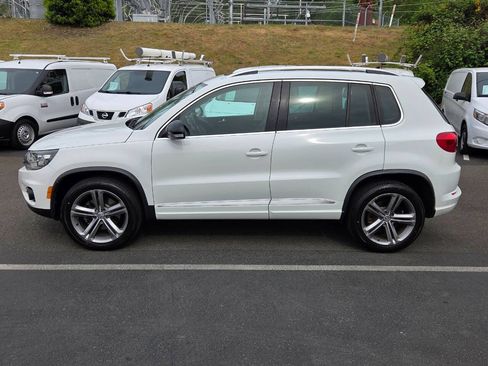 Used 2017 Volkswagen Tiguan Sport AWD/4WD image 4