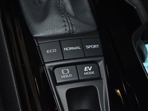 Used 2025 Toyota Camry XSE FWD image 16