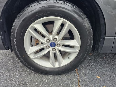 Used 2017 Ford Edge SEL image 10