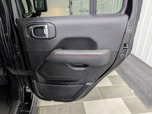 Used 2022 Jeep Gladiator Rubicon w/ Cold Weather Group AWD/4WD image 24