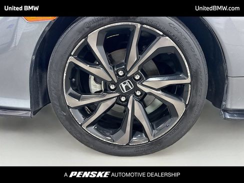 Used 2018 Honda Civic Sport Touring image 2