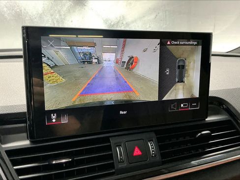 Used 2022 Audi Q5 e Premium Plus w/ Premium Plus Package image 23