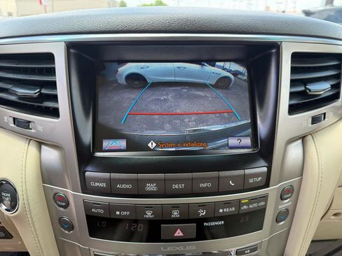 Used 2015 Lexus LX 570 4WD image 27