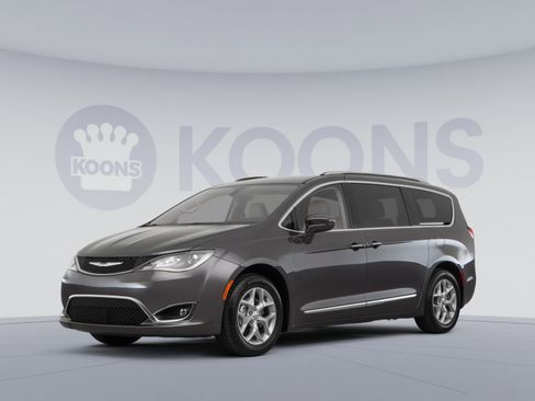 Used 2019 Chrysler Pacifica Touring-L FWD image 1