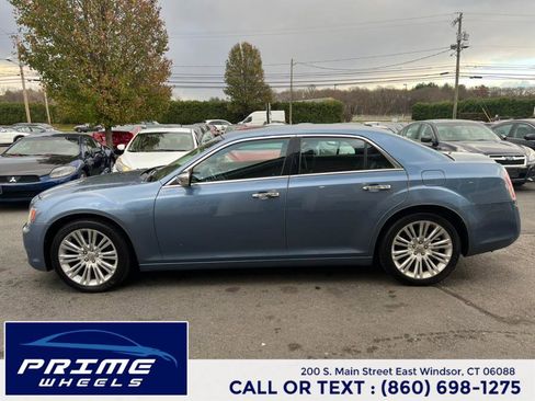 Used 2011 Chrysler 300 Limited image 3