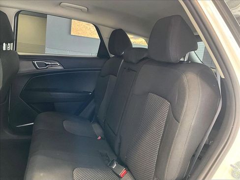 Used 2023 Kia Sportage LX image 14