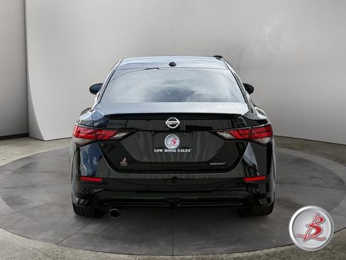 Used 2023 Nissan Sentra SR w/ Midnight Edition Package FWD image 6
