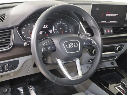 Used 2024 Audi Q5 2.0T Premium w/ Convenience Package image 6