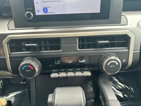 Used 2024 Toyota Tacoma TRD Off-Road AWD/4WD image 58
