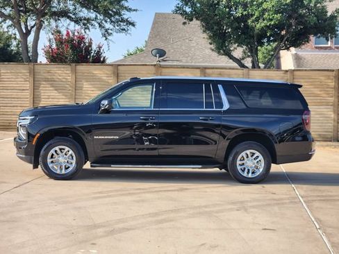 Used 2025 Chevrolet Suburban LS RWD image 12