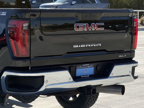 Used 2025 GMC Sierra 2500 SLT w/ Texas SLT Premium Package image 6