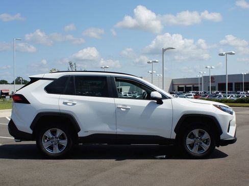 Used 2024 Toyota RAV4 XLE image 20