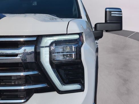 Used 2024 Chevrolet Silverado 2500 LTZ image 12