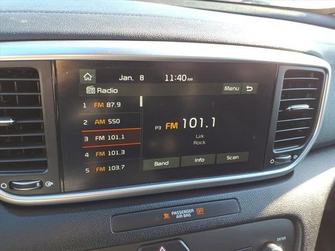 Used 2021 Kia Sportage LX image 16