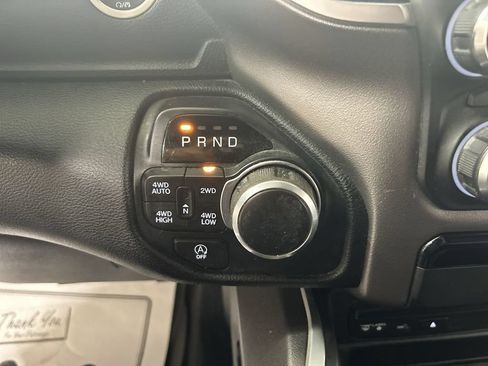 Used 2019 RAM 1500 Big Horn AWD/4WD image 17