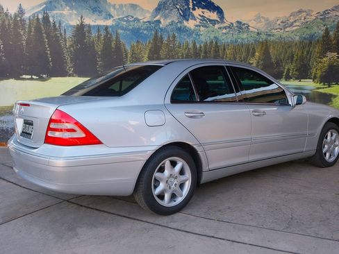 Used 2002 Mercedes-Benz C 320 Sedan image 6