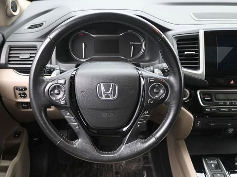 Used 2016 Honda Pilot Touring image 20