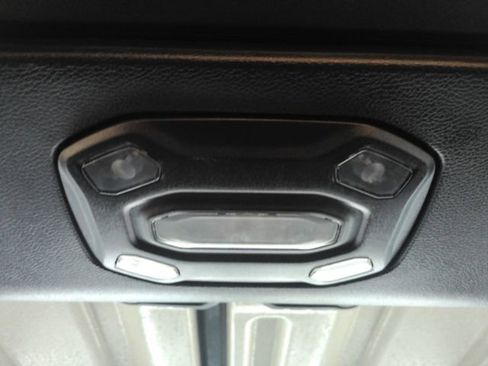 Used 2022 Jeep Gladiator Sport image 26