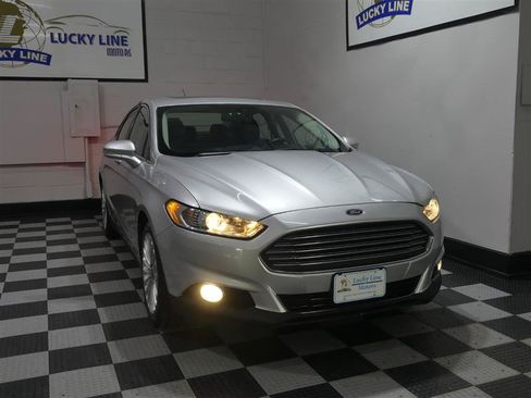 Used 2016 Ford Fusion Titanium AWD/4WD image 5