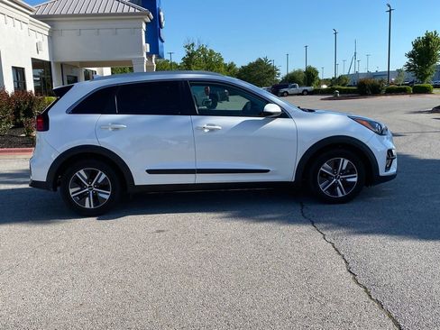 Used 2022 Kia Niro LXS w/ Digital Cluster Package FWD image 8