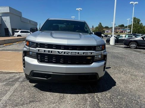 Used 2019 Chevrolet Silverado 1500 Custom w/ Custom Convenience Package RWD image 3