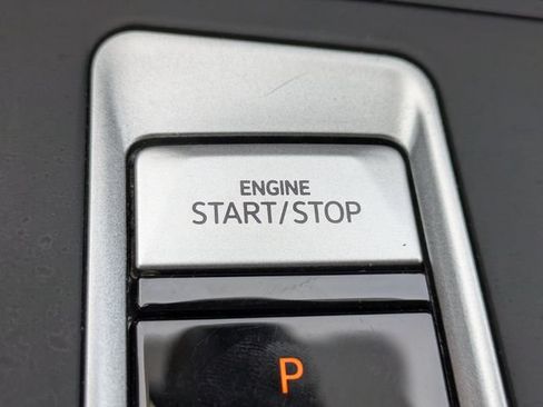 Used 2024 Volkswagen Atlas SE FWD image 29