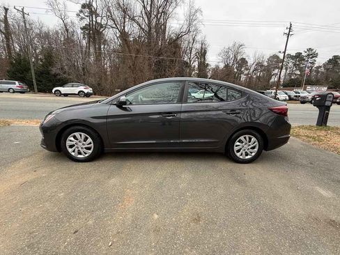 Used 2020 Hyundai Elantra SE w/ Convenience Package (C2) image 8