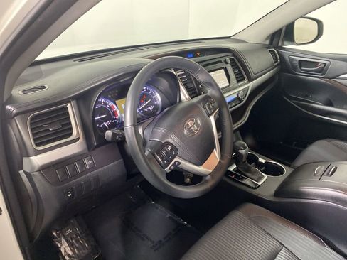 Used 2015 Toyota Highlander Plus image 11