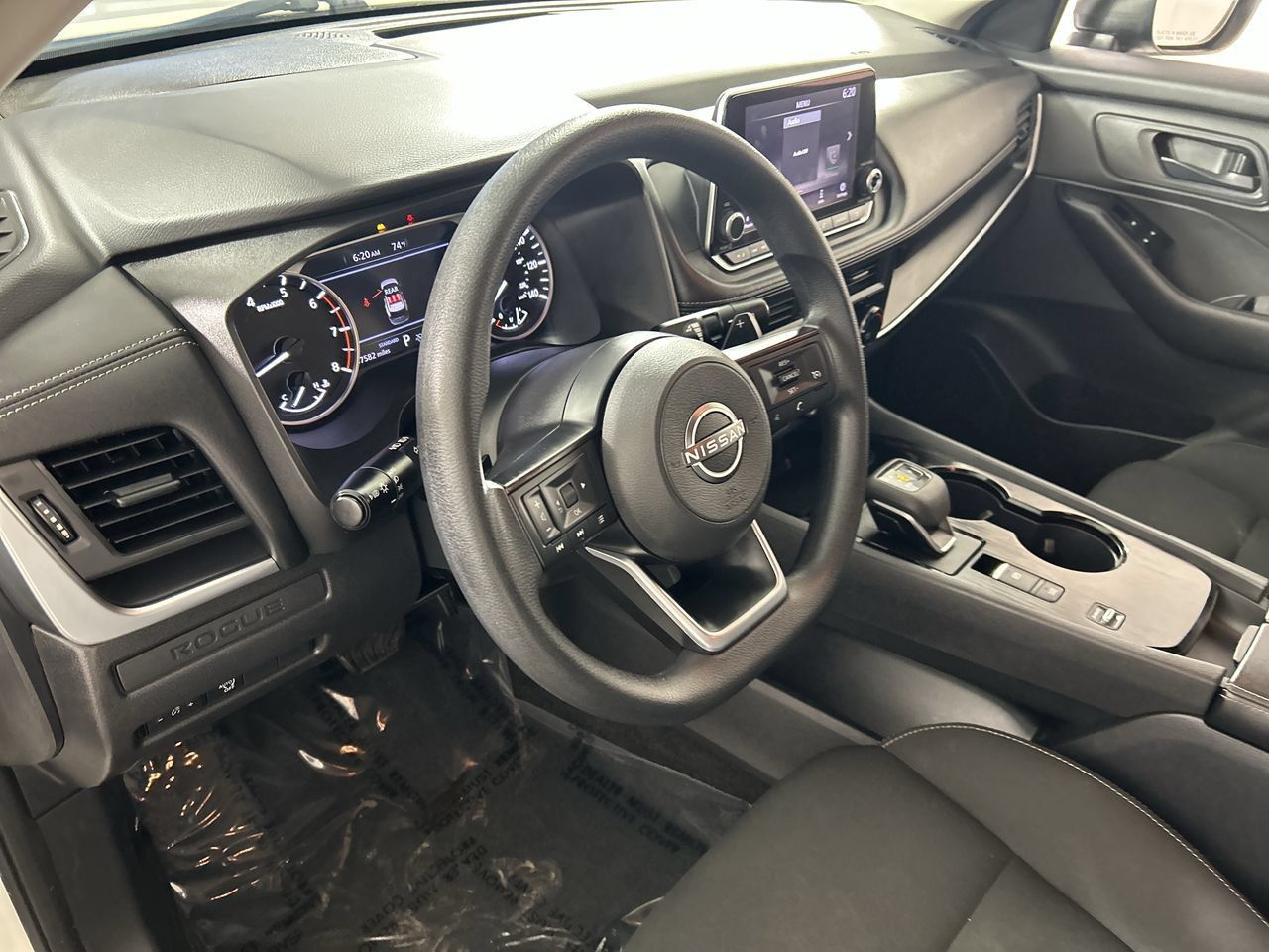 Used 2024 Nissan Rogue S FWD image 12