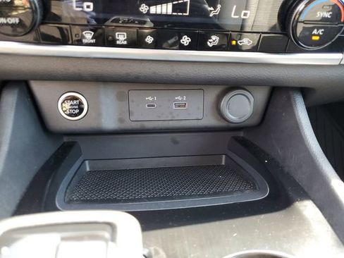 Used 2023 Nissan Rogue SV FWD image 21