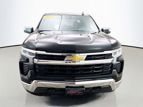 Used 2025 Chevrolet Silverado 1500 LT AWD/4WD image 2