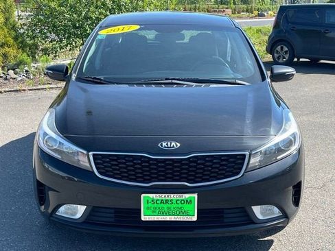 Used 2017 Kia Forte LX w/ LX Popular Plus Package FWD image 2